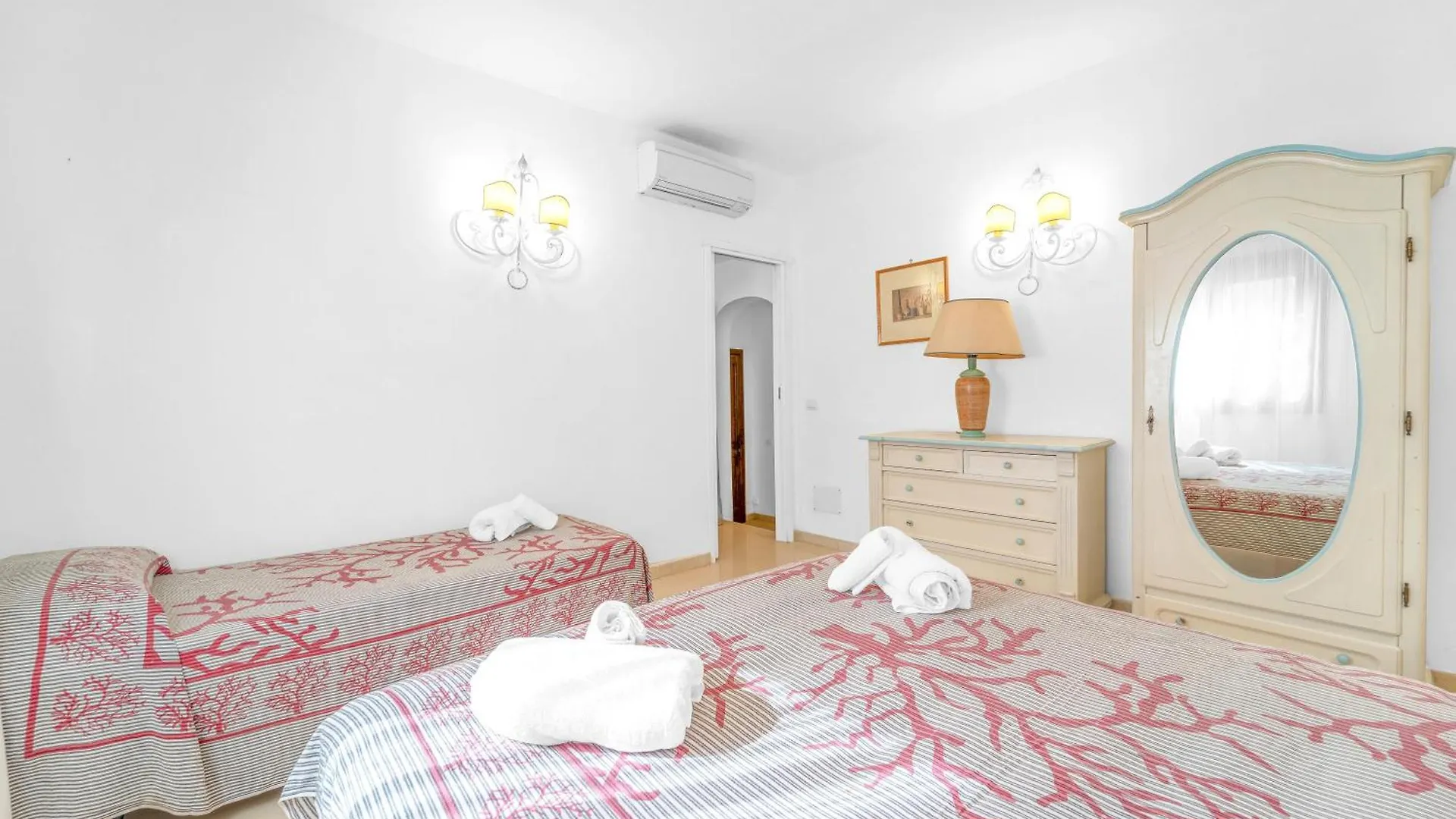 Lussuosa Dimora Vista Mare Con Piscina E Spiaggia A 300 Mt Liscia di Vacca Villa